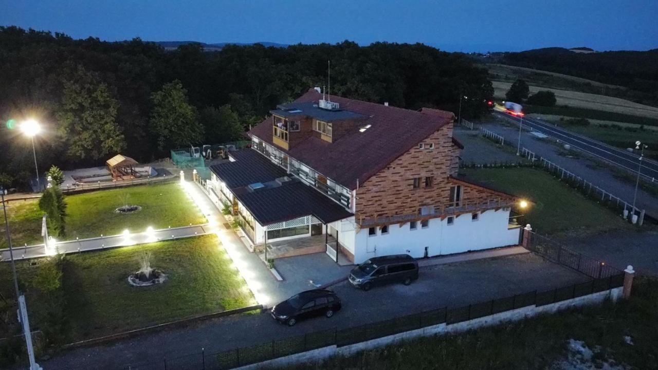 ホテル Marada Felix Hidişelul-de Sus エクステリア 写真